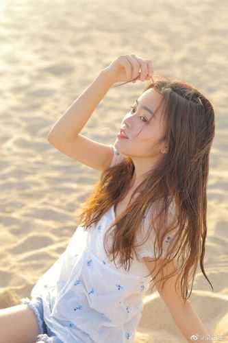 觉醒后，假千金凭实力成团宠全集