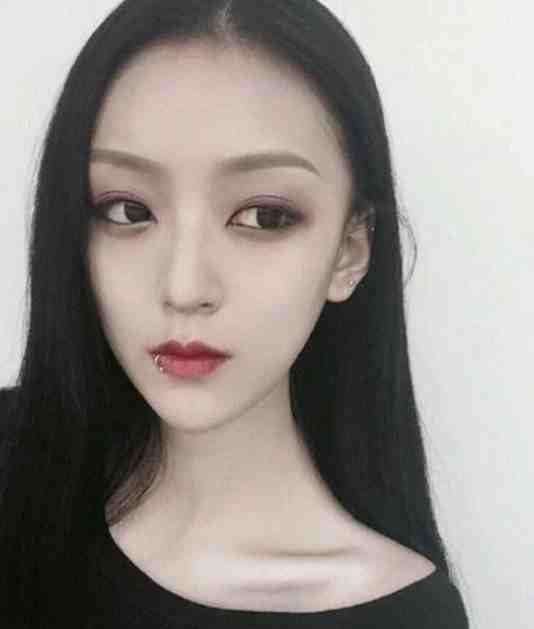 精品推荐穿书恶毒女配，病娇男主囚我爱他