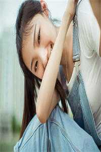 小说八零军宠：村姑闪婚后变成小娇娇