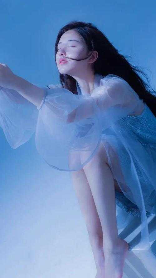 上错坟，不小心把女鬼当成自己人小说