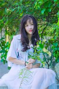 活成前任白月光后，她桃花朵朵开畅销巨作