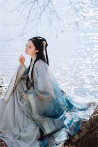 穿书后，她靠美食在八零乘风破浪精品小说