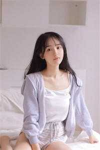 美人宿主快穿后，小世界崩塌了长篇小说