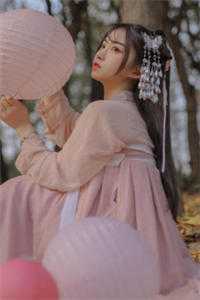 穿成霸总妻，我炮灰碾压女主角！热门小说