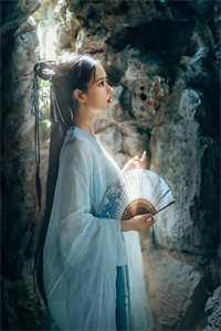 精品推介团宠后，我被六个哥哥扒了小马甲