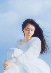 完整篇章穿成女配后，一生薄情的王爷铁树开花了