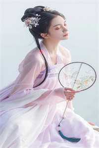 完整作品趁乱搬空女主仓库，她在荒年吃饱穿暖