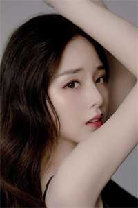 活成前任白月光后，她桃花朵朵开畅销巨著