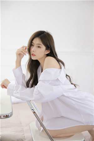 渡劫失败后，玄学大佬成了小农女畅销书目