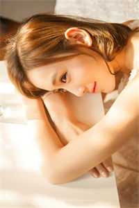 热门小说重生后，贵妃她朝皇后娘娘下手了