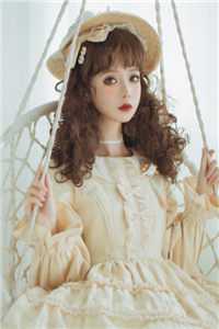 闪婚后，神秘老公竟是万亿总裁
