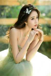 畅销小说暗恋成真，我和女神先婚后爱