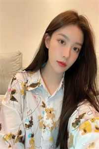 完整文集我，群演，绑定系统后爆红娱乐圈了