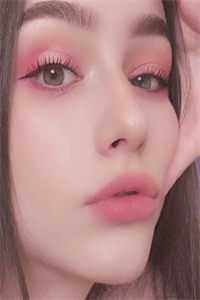 畅销巨作七零：囤满物资后，她靠空间无敌了