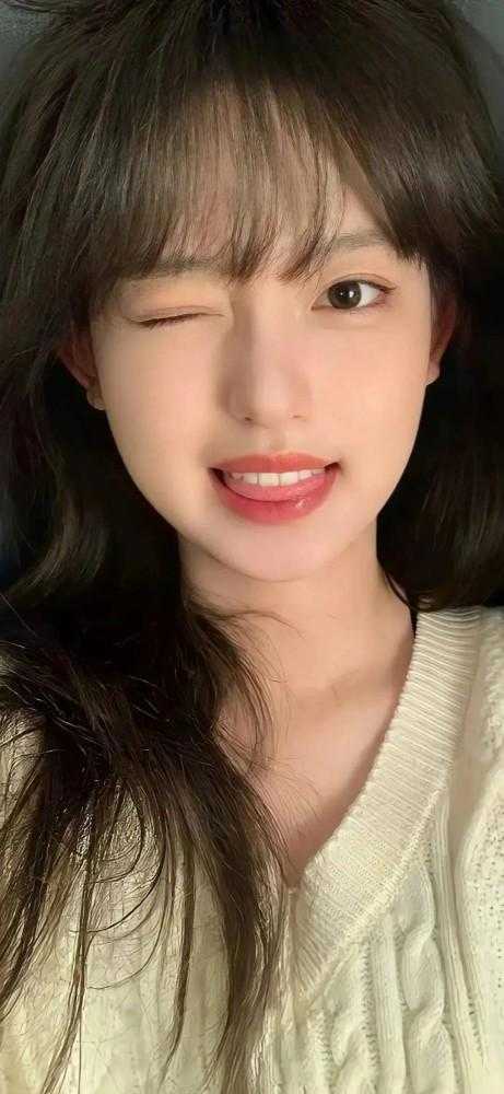 全章节嫁给穷小子后，她成了百亿富婆