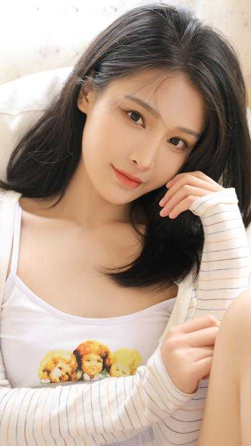 穿越古代成美人，靠生子宠冠后宫