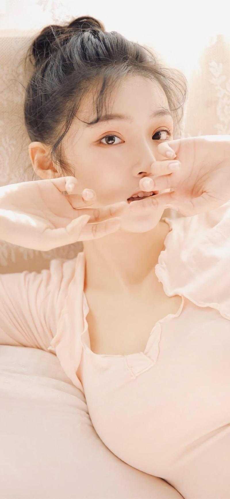睁眼闪婚军院大佬，她在八零野上天