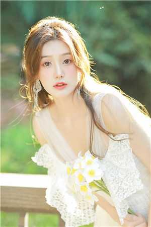 贵妃娘娘风情万种，冷情帝王也沦陷