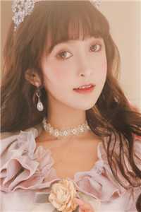 闪婚后，成了隐形大佬的药瘾