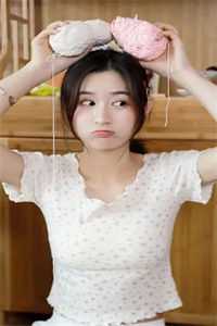 贵妃娘娘宫女出身，皇上偏宠着