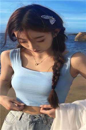 呆萌小丧尸耀武扬威，又被异能者掐腰了