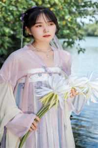 我，契约鬼怪，觉醒恐怖实力