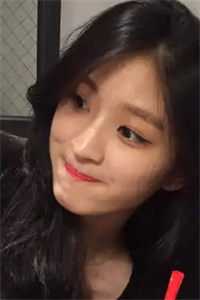 穿成霸总妻，我炮灰碾压女主角！