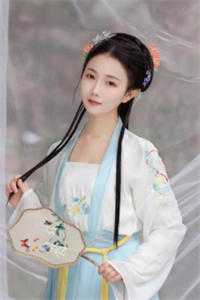 娱乐圈：太后娘娘古穿今，举国追捧畅销巨著