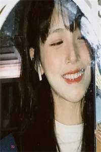 两界穿梭：我在末世圈养女神全集阅读