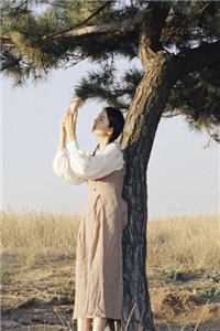傻女遭嫌弃，魏总带回家宠成宝