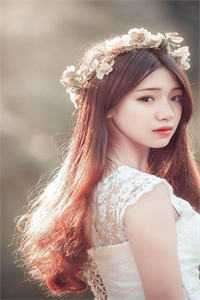 精品重生不舔校草后，反被他求婚啦