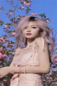 穿成男主前妻，我选择搂钱躺平精选小说推荐