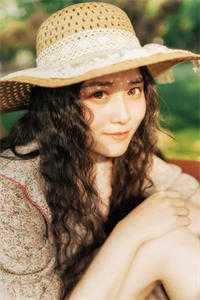 人生巅峰：从追上貌美女帝开始
