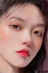 精品推介小狐狸走后，我身边多了个美女老婆