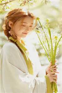 桃花村里百花艳