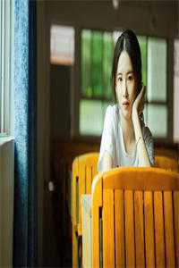 活成前任白月光后，她桃花朵朵开全文