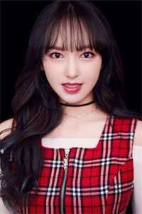 活成前任白月光后，她桃花朵朵开完结版