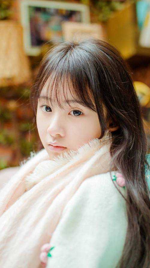 活成前任白月光后，她桃花朵朵开畅销巨著