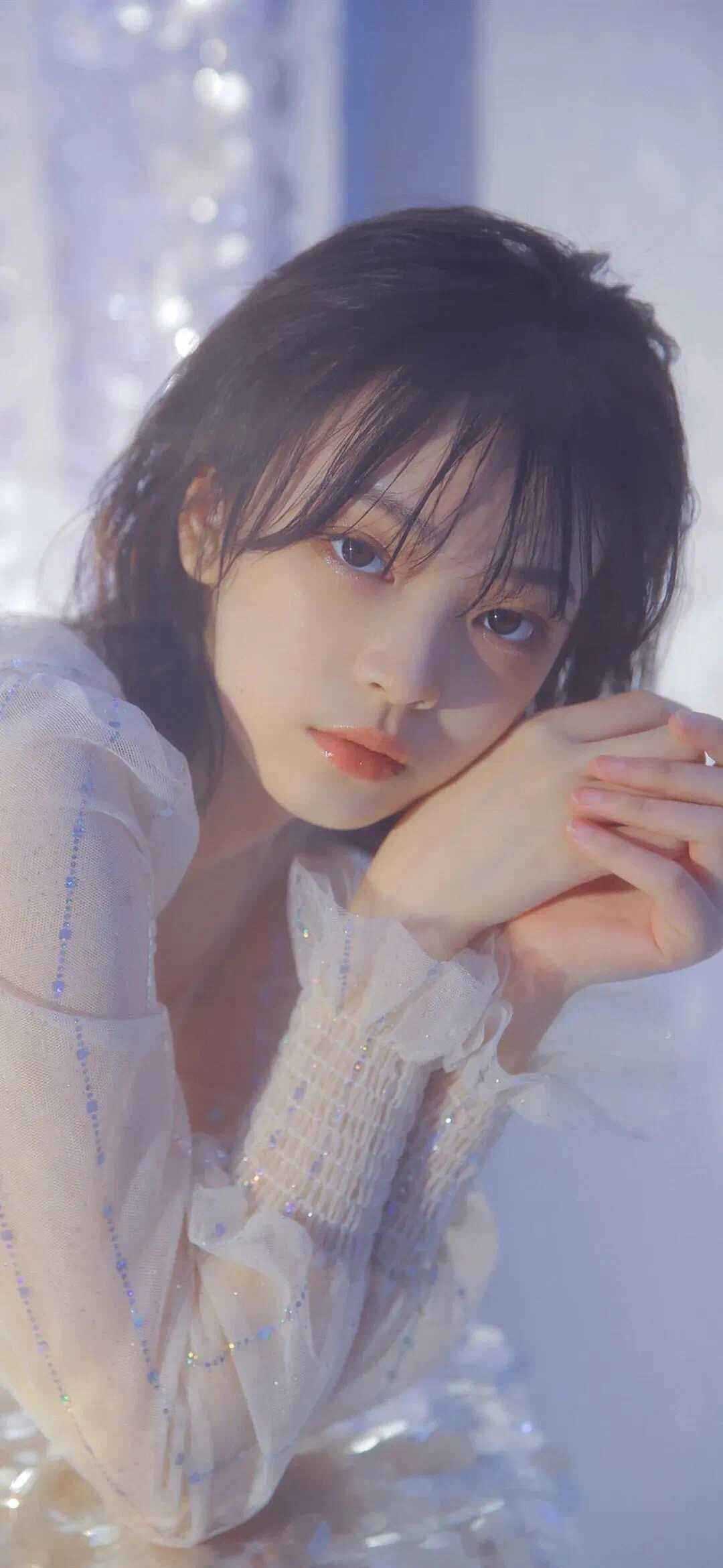 活成前任白月光后，她桃花朵朵开短篇小说