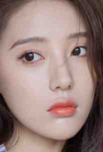 活成前任白月光后，她桃花朵朵开精品文