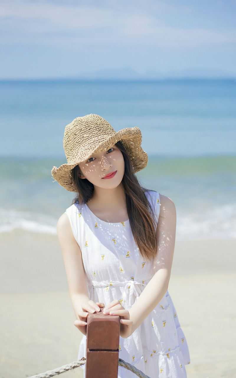 阅读全集活成前任白月光后，她桃花朵朵开