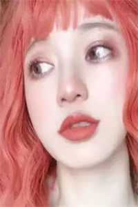阅读全集活成前任白月光后，她桃花朵朵开
