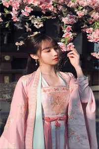 精彩小说重生后，嫡女成了黑心莲
