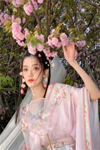 全集小说阅读被家人抛弃后，她带着马甲重生了