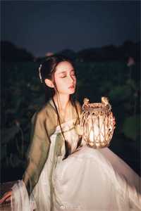活成前任白月光后，她桃花朵朵开完整文集