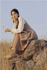 活成前任白月光后，她桃花朵朵开全文章节