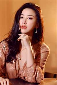 活成前任白月光后，她桃花朵朵开畅销巨著
