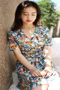 活成前任白月光后，她桃花朵朵开精选全文