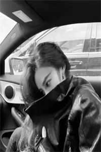 女扮男装，皇上又被摄政王亲哭啦完整版阅读
