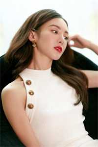 七零军婚：俏军嫂是首长的心头肉